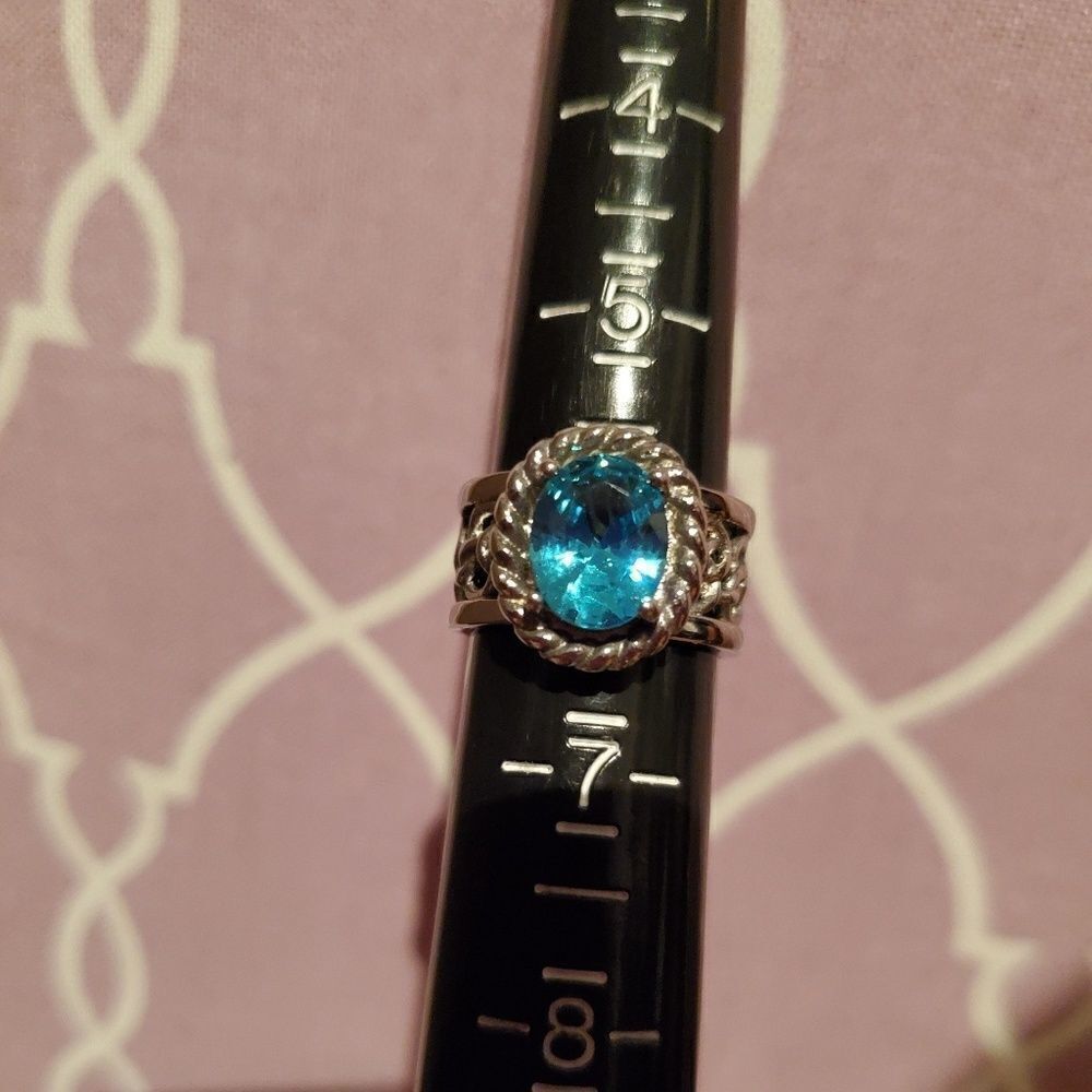 Blue Topaz Ring - Picture 5 of 8